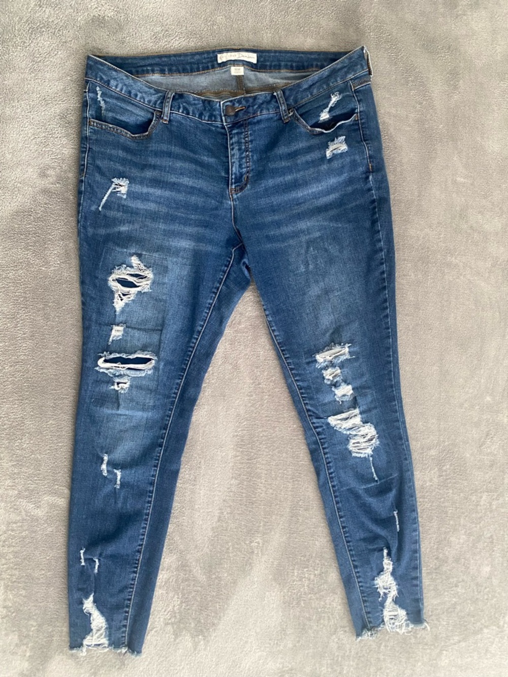 EST 1946 Denim Distressed Skinny Jeans Size 16W Raw Hem Stretch
